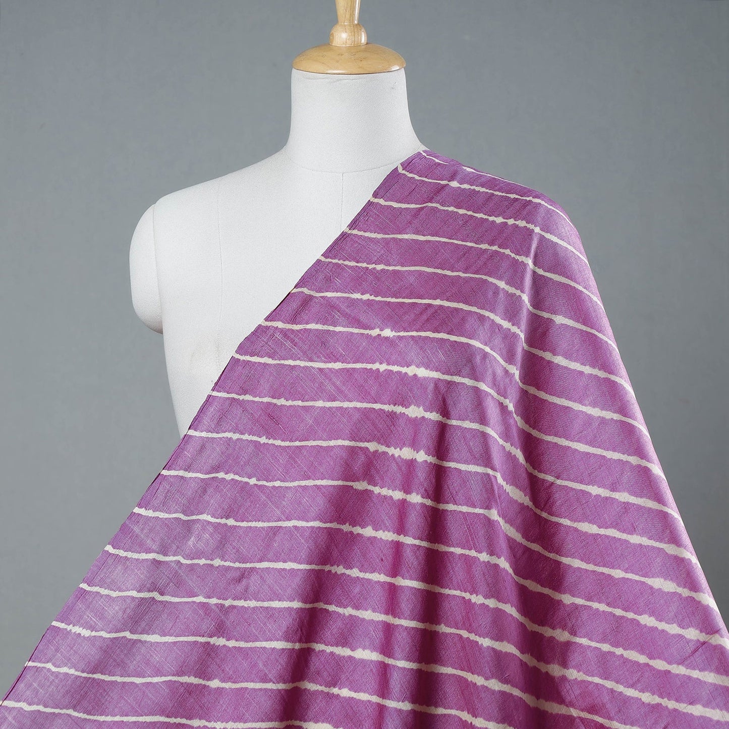 Buy Leheriya Tie-Dye Tussar Silk Handloom Fabric Online l iTokri.com