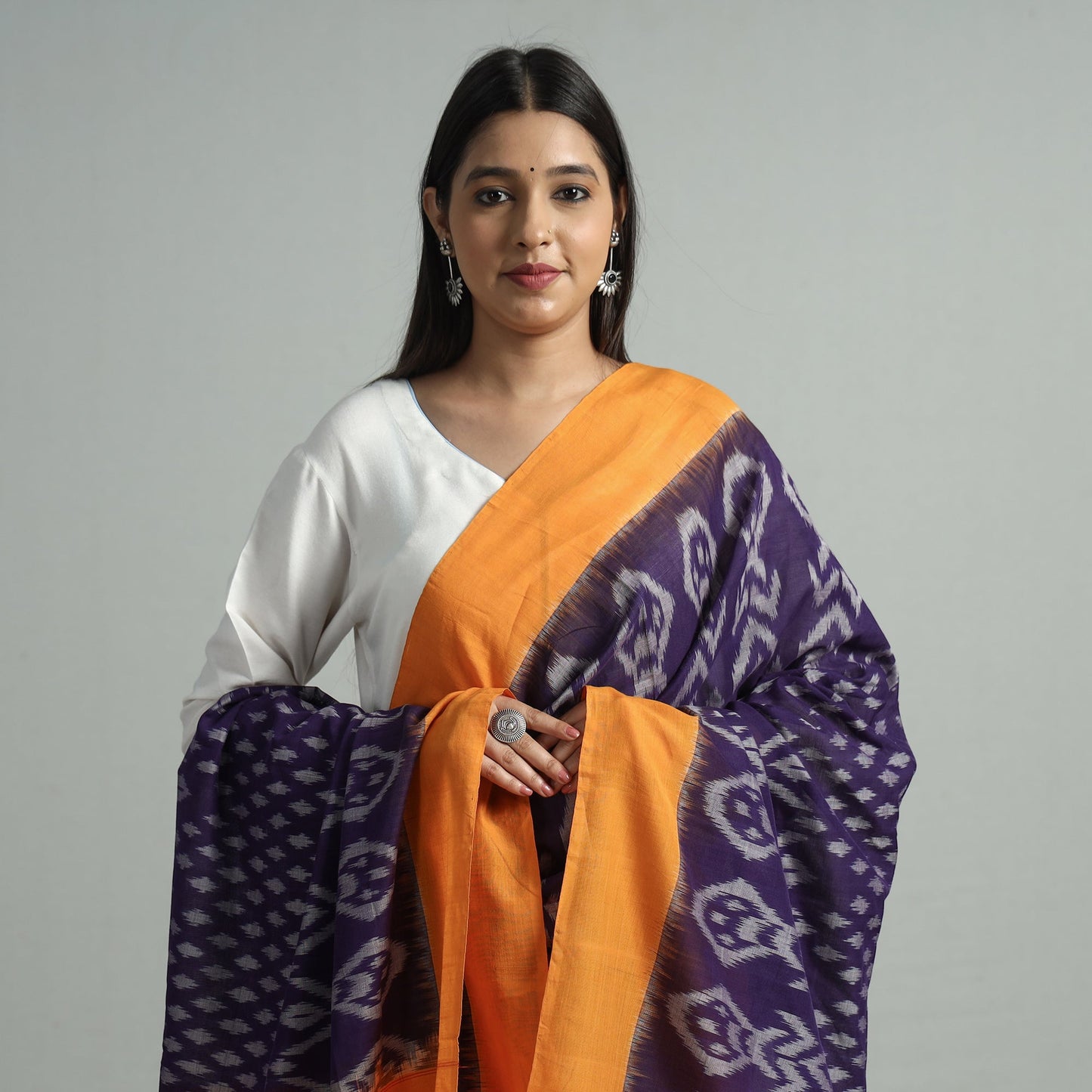 Buy Pochampally Ikat Handloom Cotton Dupatta with Tassels 29 Online l iTokri.com
