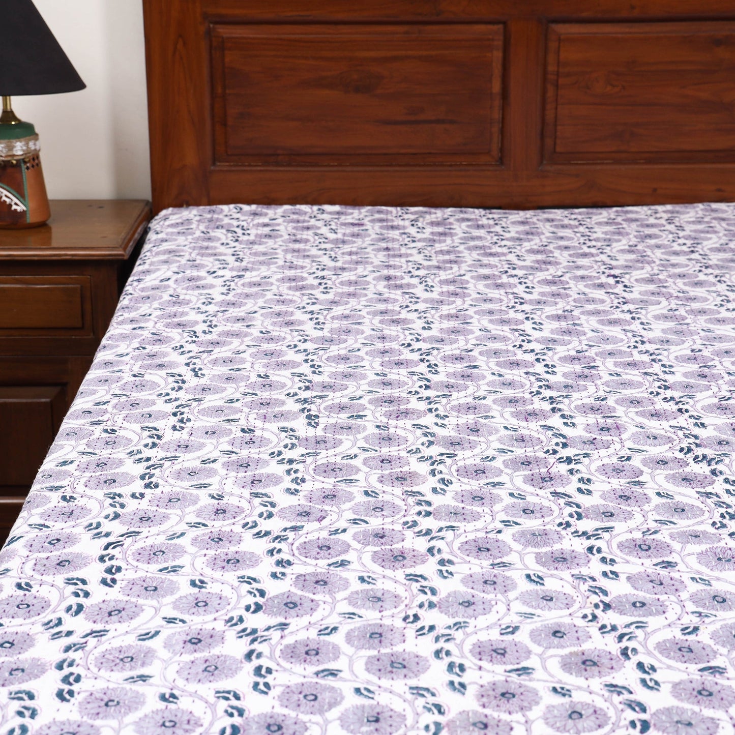 Tagai work hand sanganeri double bed sheet (108 x 90 in) 01