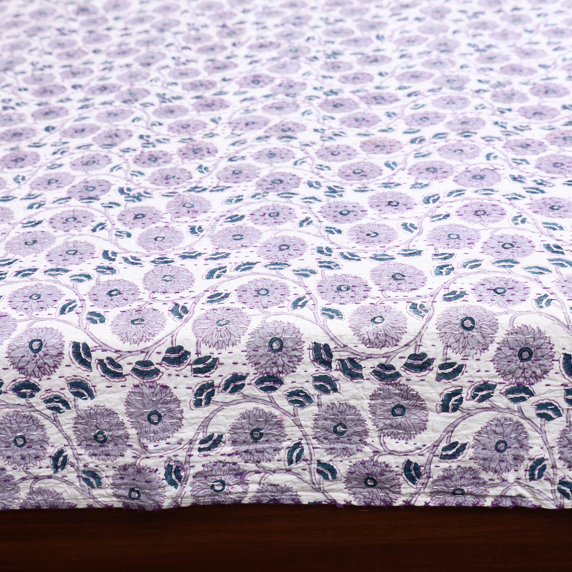 Tagai work hand sanganeri double bed sheet (108 x 90 in) 01