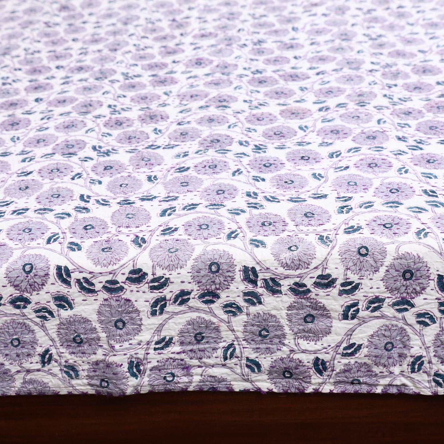 Tagai work hand sanganeri double bed sheet (108 x 90 in) 01