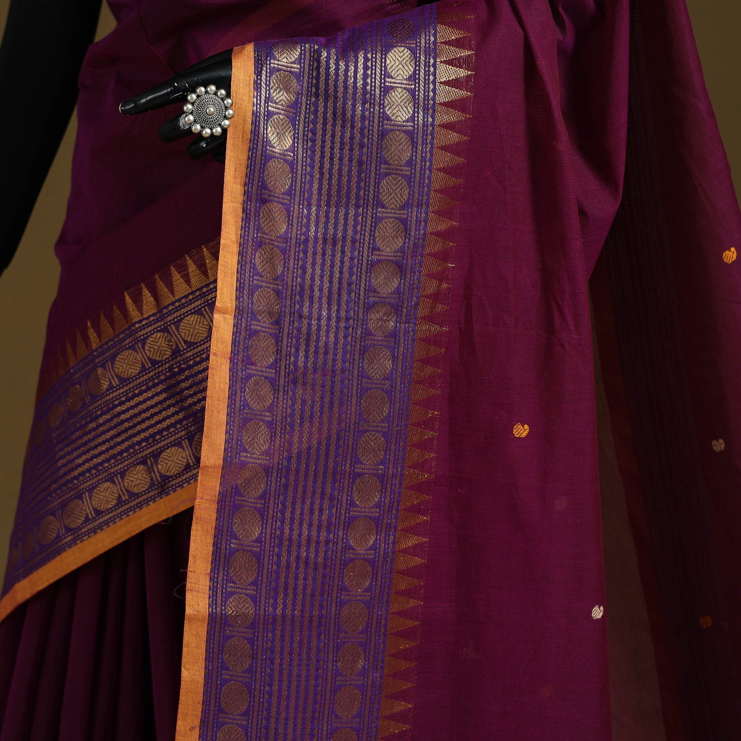 Thread buti cotton kanchipuram saree with border 37