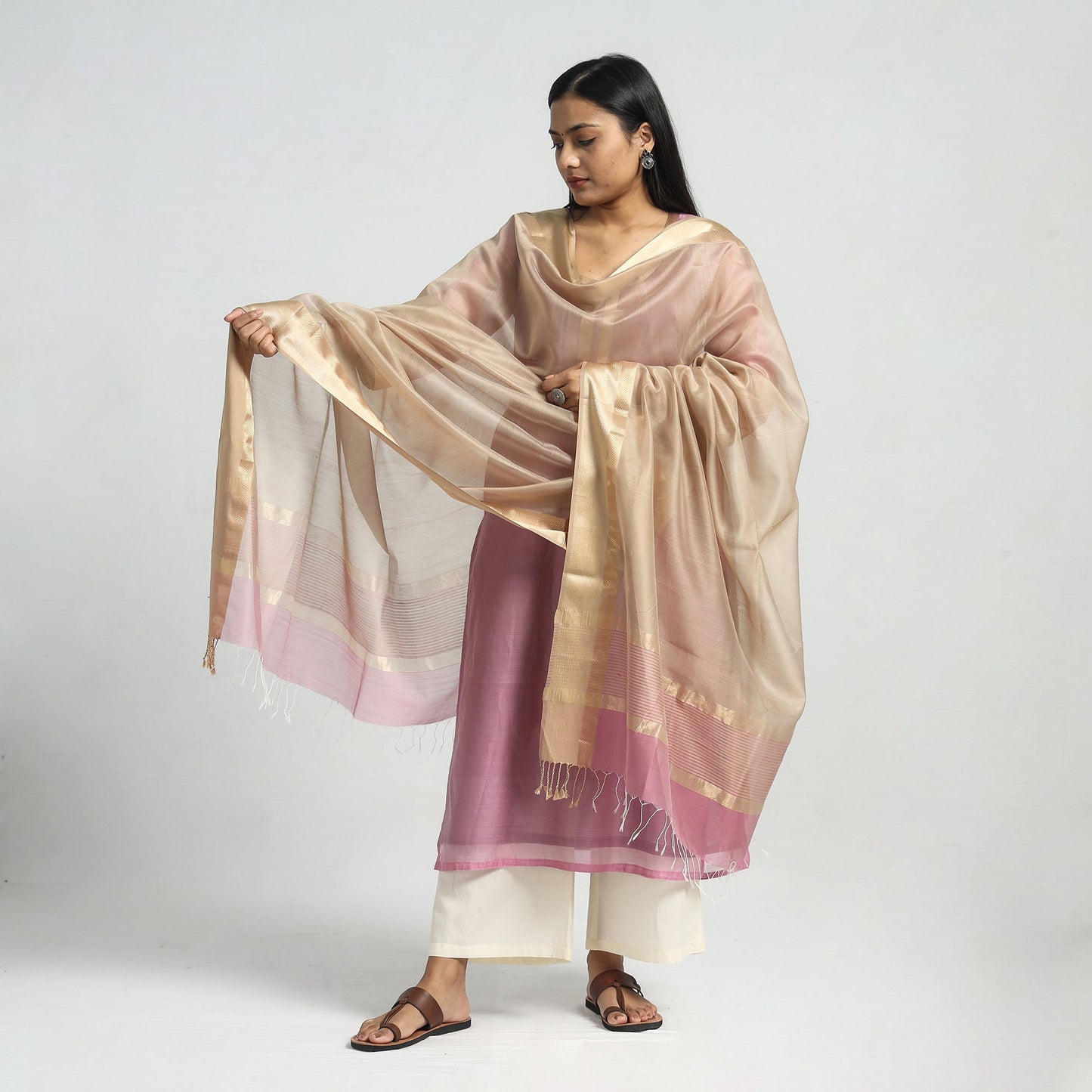 Buy Traditional Maheshwari Handloom Silk Cotton Kurta with Dupatta Set Online at iTokri.com