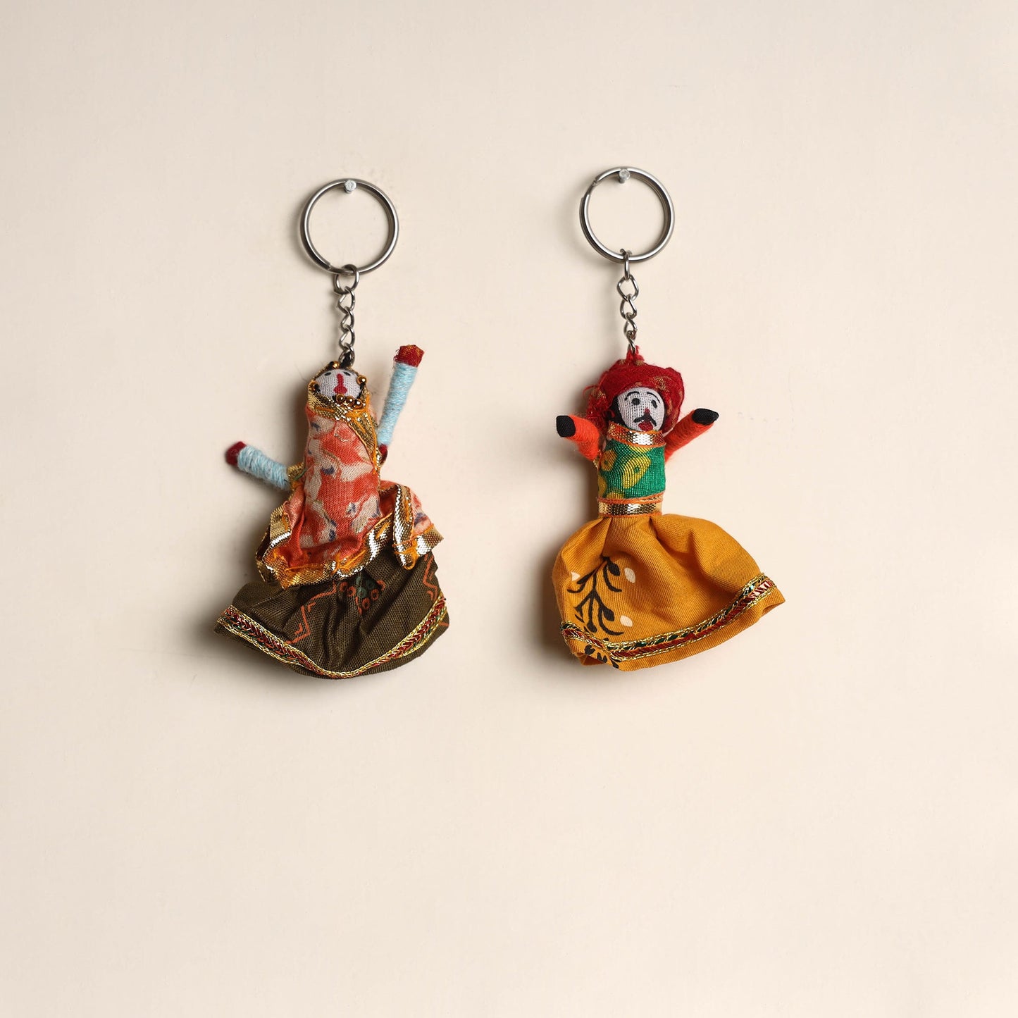 Rajasthani puppet couple handmade keychain (set of 2) 01