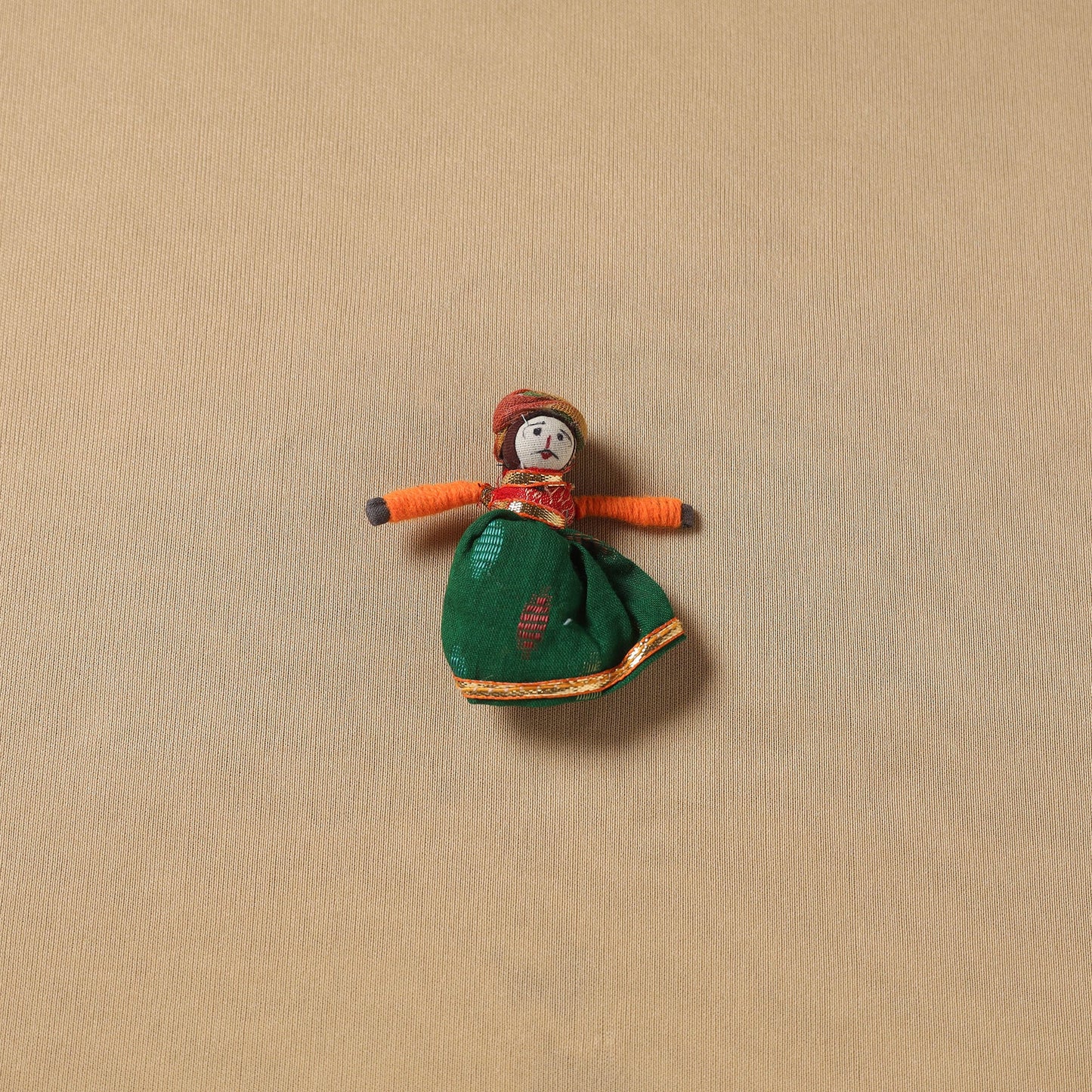 Rajasthani puppet couple handmade magnet (set of 2) 31