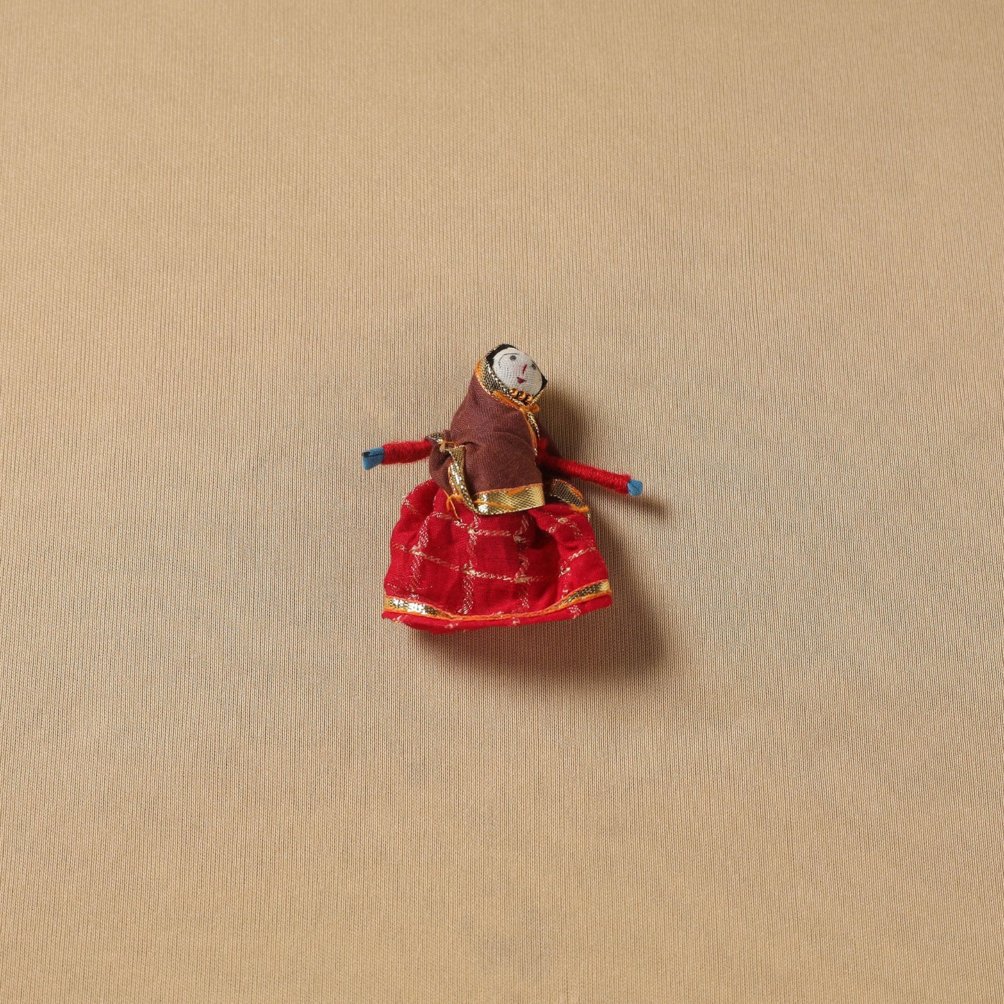 Rajasthani puppet couple handmade magnet (set of 2) 31