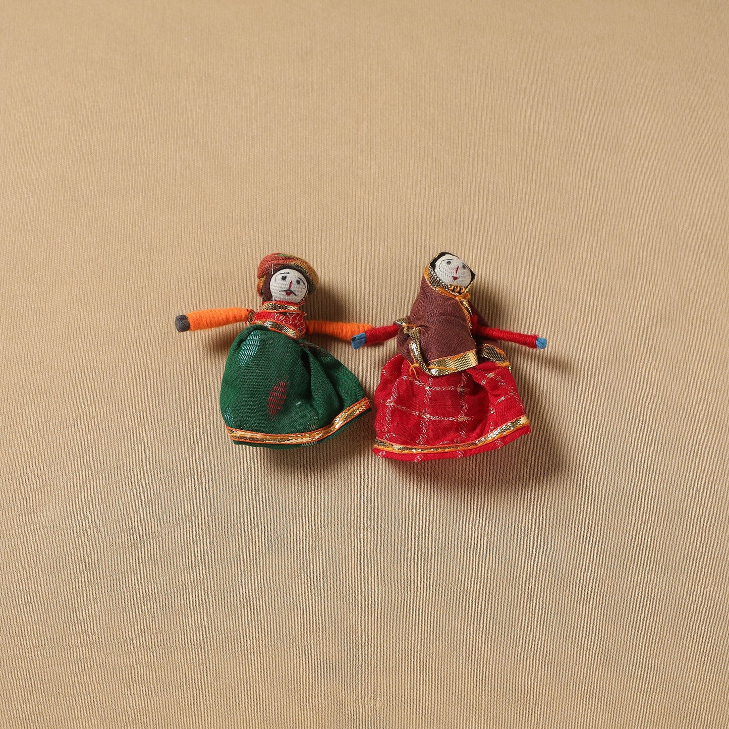 Rajasthani puppet couple handmade magnet (set of 2) 31