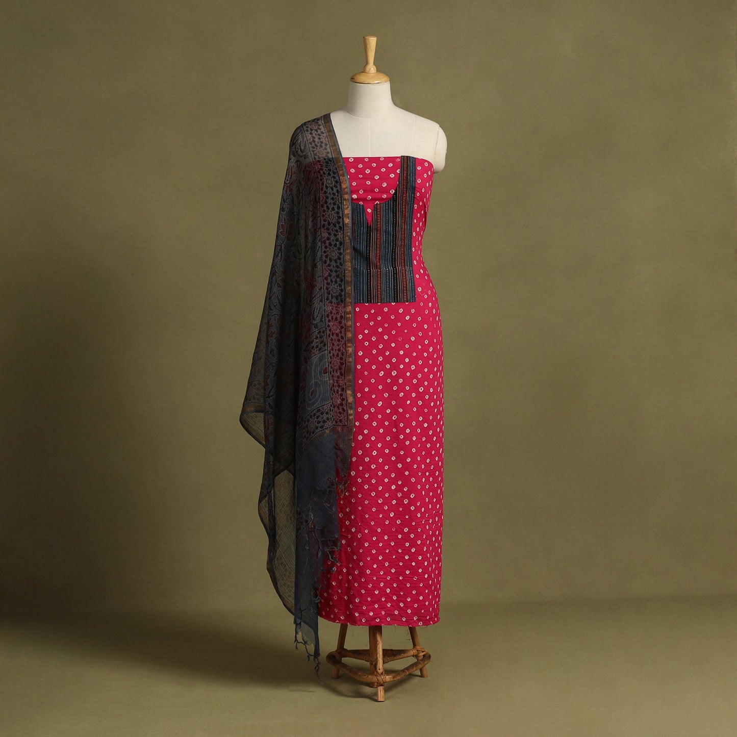 Red 2pc Unstitched Bandhani Dress Material with Jewellery Set