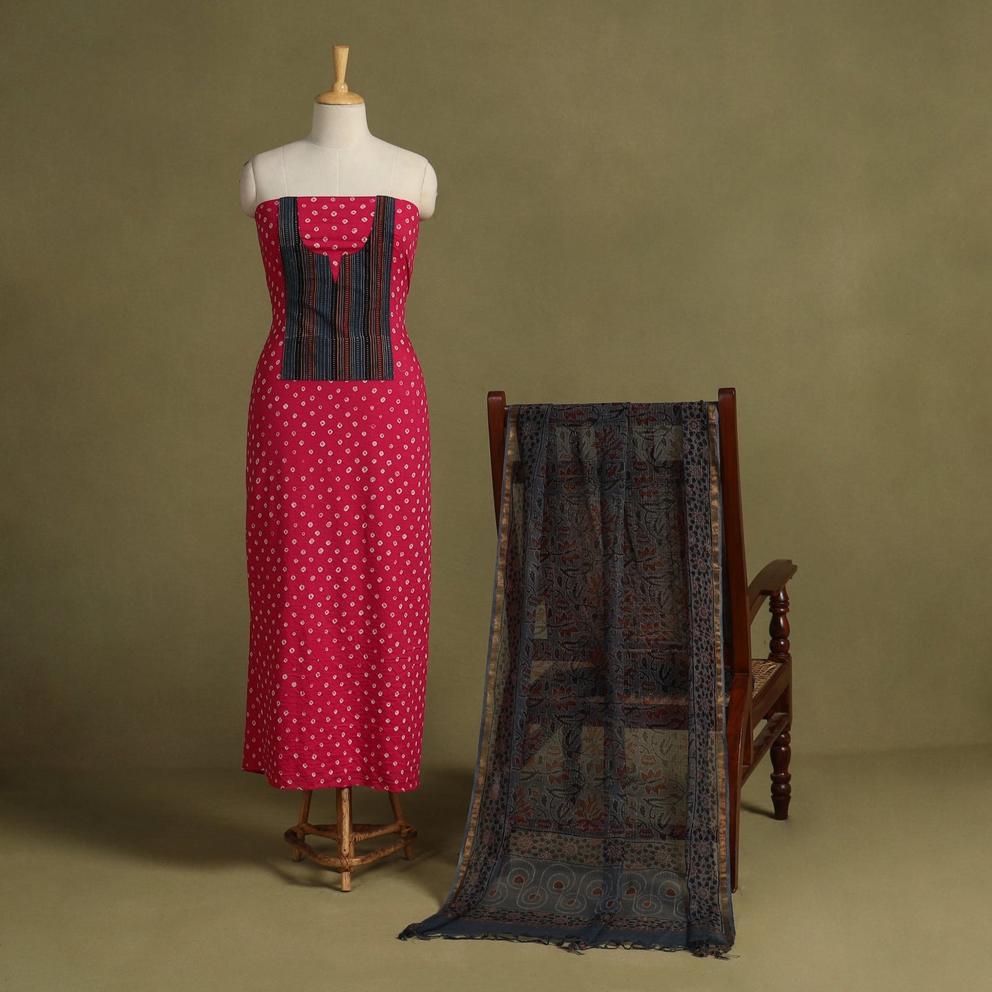 Red 2pc Unstitched Bandhani Dress Material with Jewellery Set