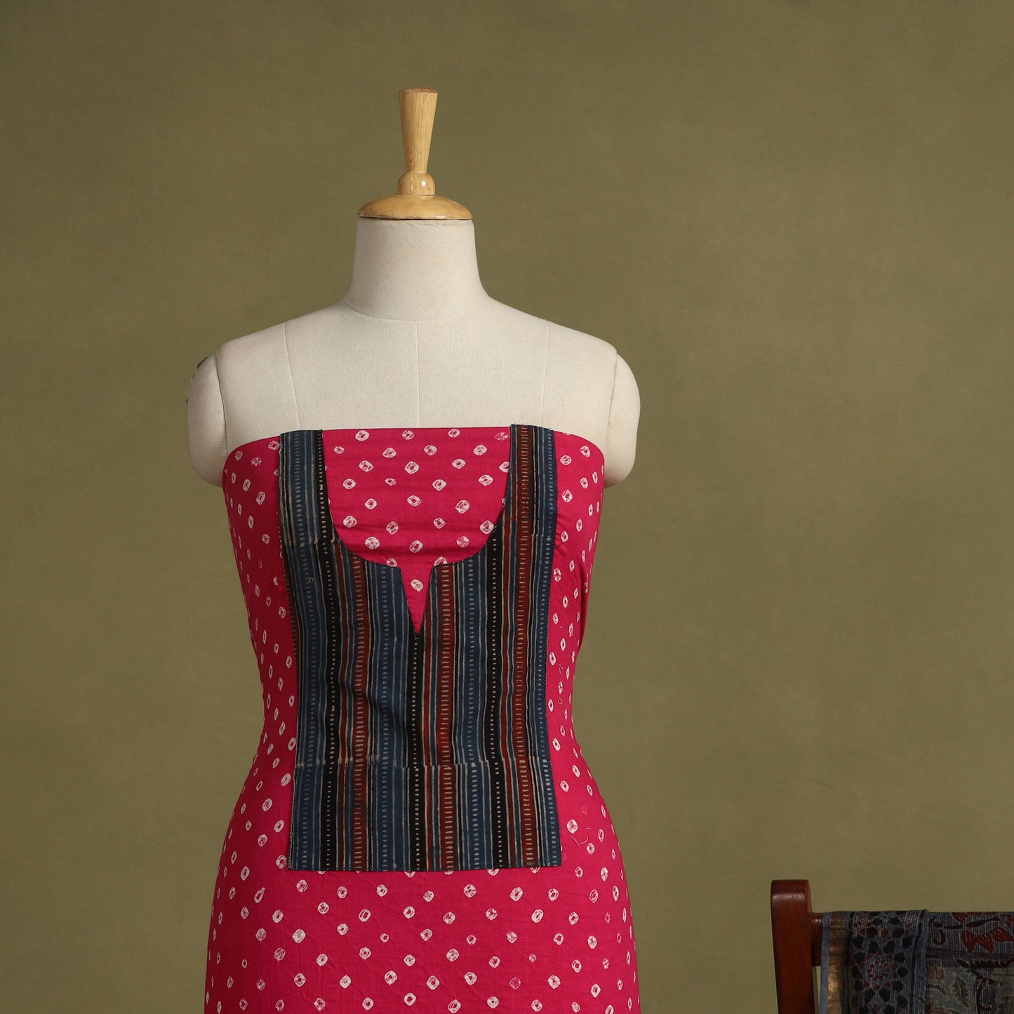 Red 2pc Unstitched Bandhani Dress Material with Jewellery Set