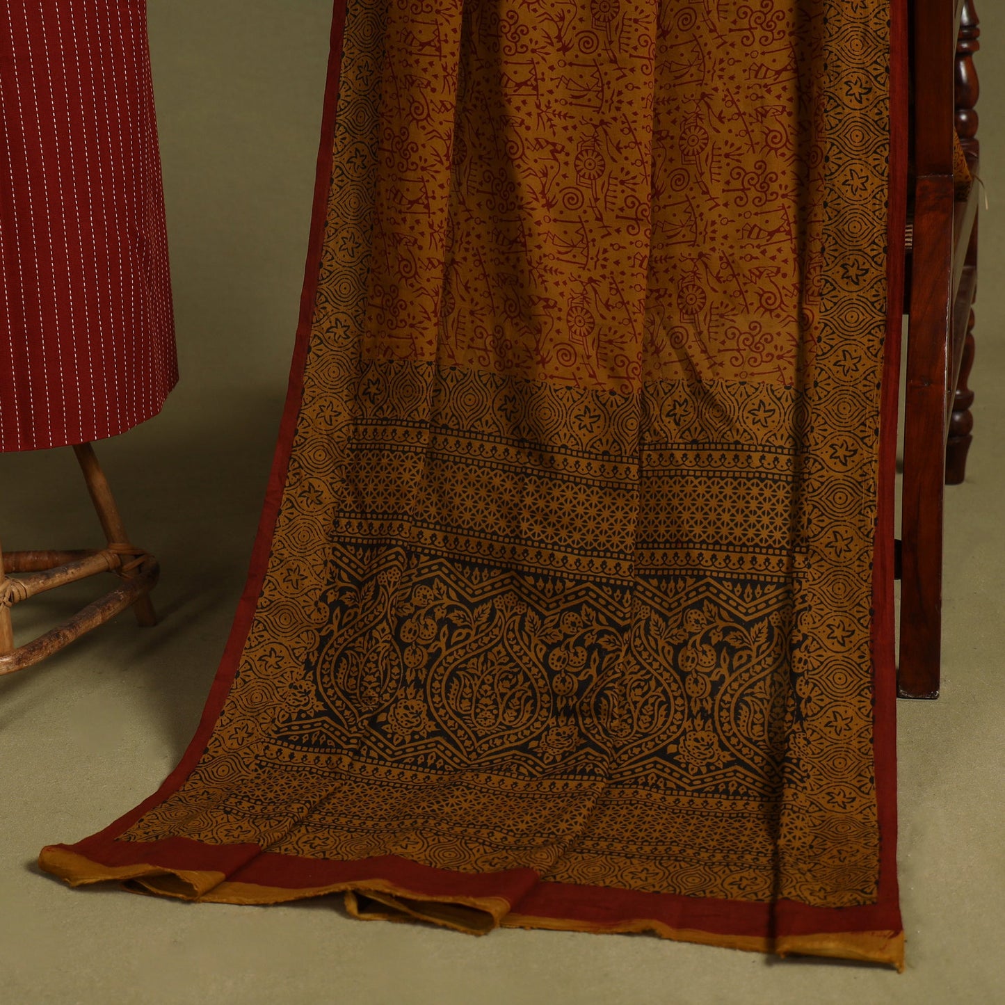 Red 2pc Unstitched Jacquard Dress Material with Jewellery Set