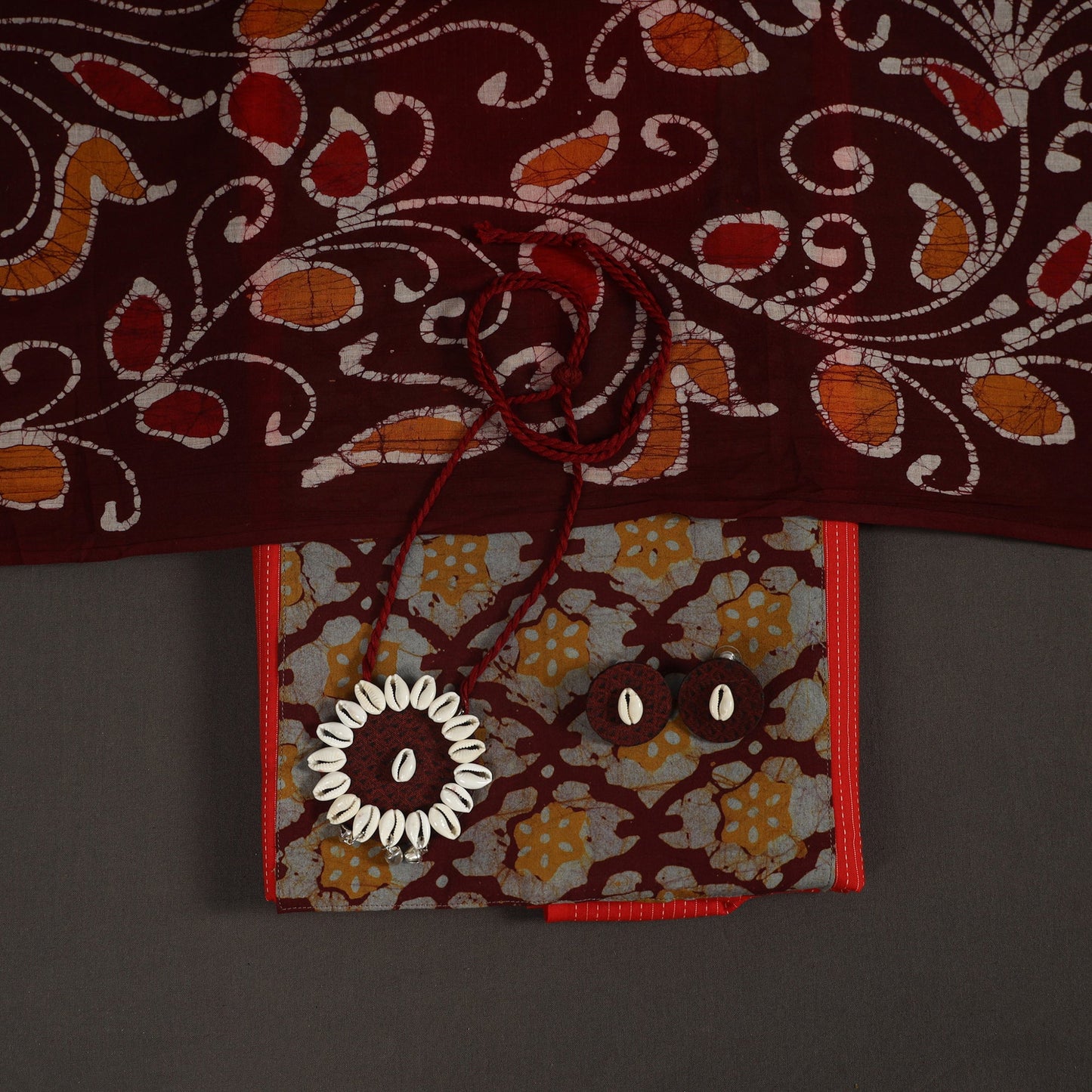 Red 2pc Unstitched Plain Dress Material with Jewellery Set