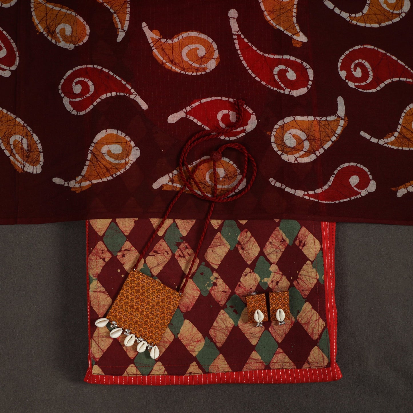 Red 2pc Unstitched Plain Dress Material with Jewellery Set