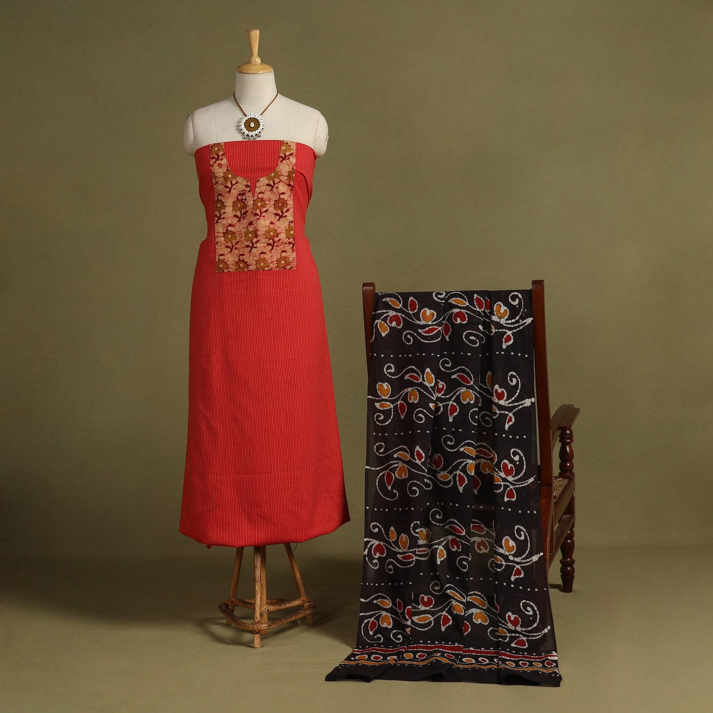 Red 2pc Unstitched Plain Dress Material with Jewellery Set