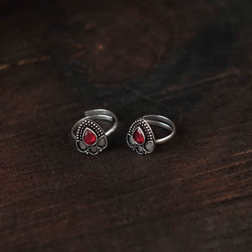 Red - antique silver finish oxidised toe rings (adjustable)