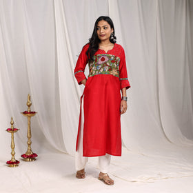 Red Ayaat Slub Silk Straight Plain Kurta with Patchwork for Women