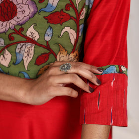 Red Ayaat Slub Silk Straight Plain Kurta with Patchwork for Women