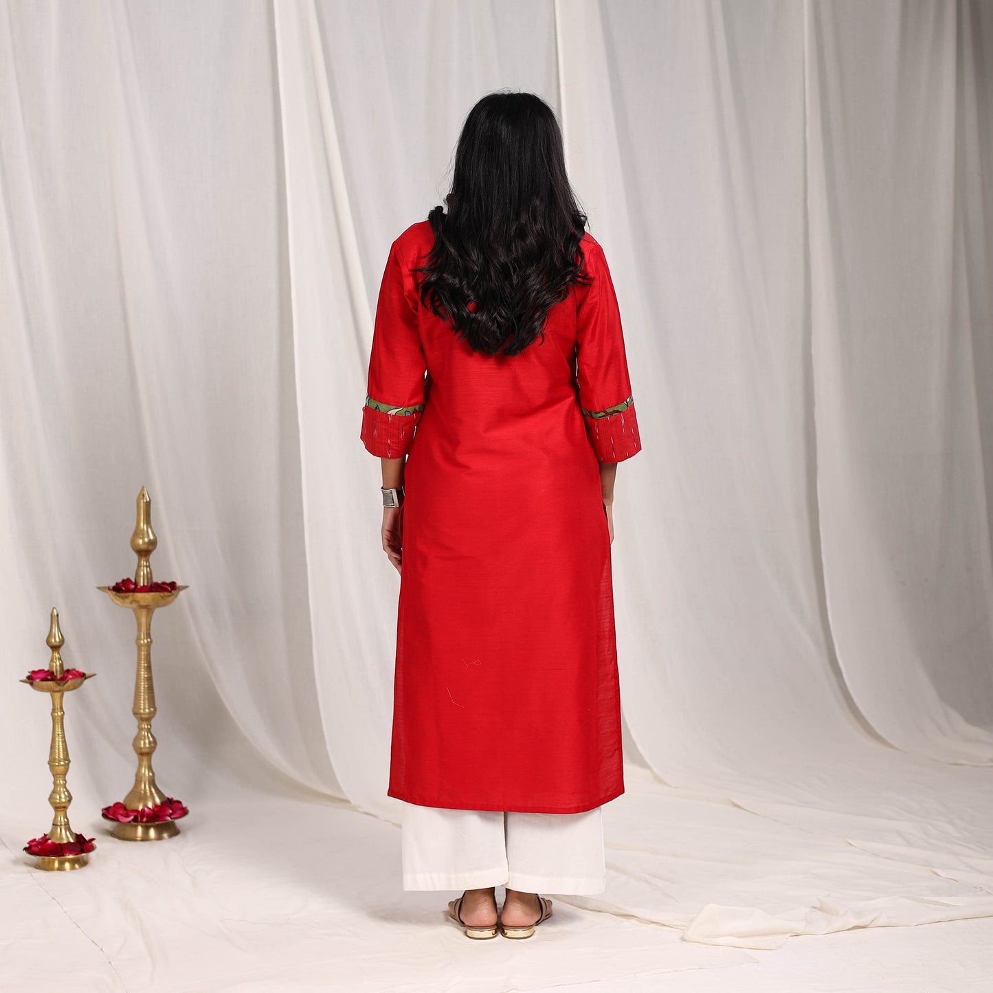 Red Ayaat Slub Silk Straight Plain Kurta with Patchwork for Women