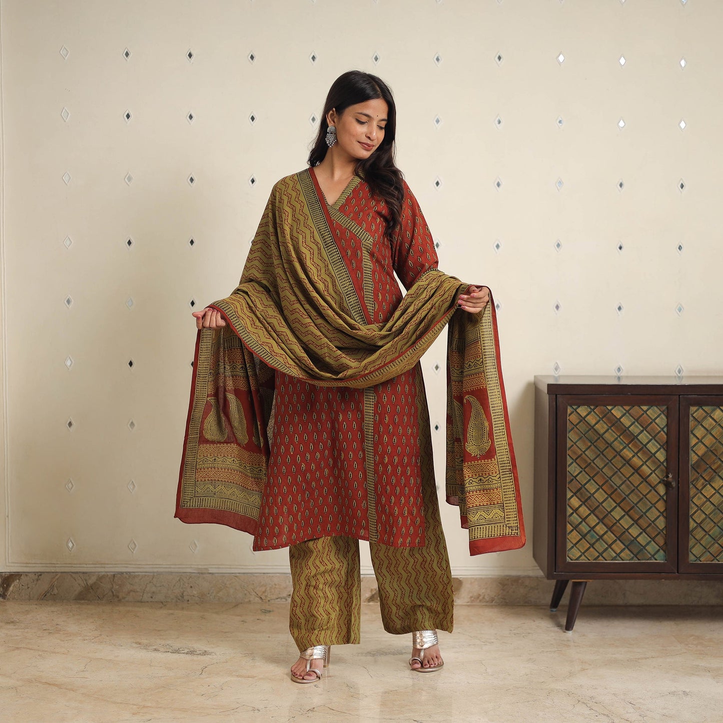 Red - bagh cotton suit set (set of 3) 04 - handcrafted