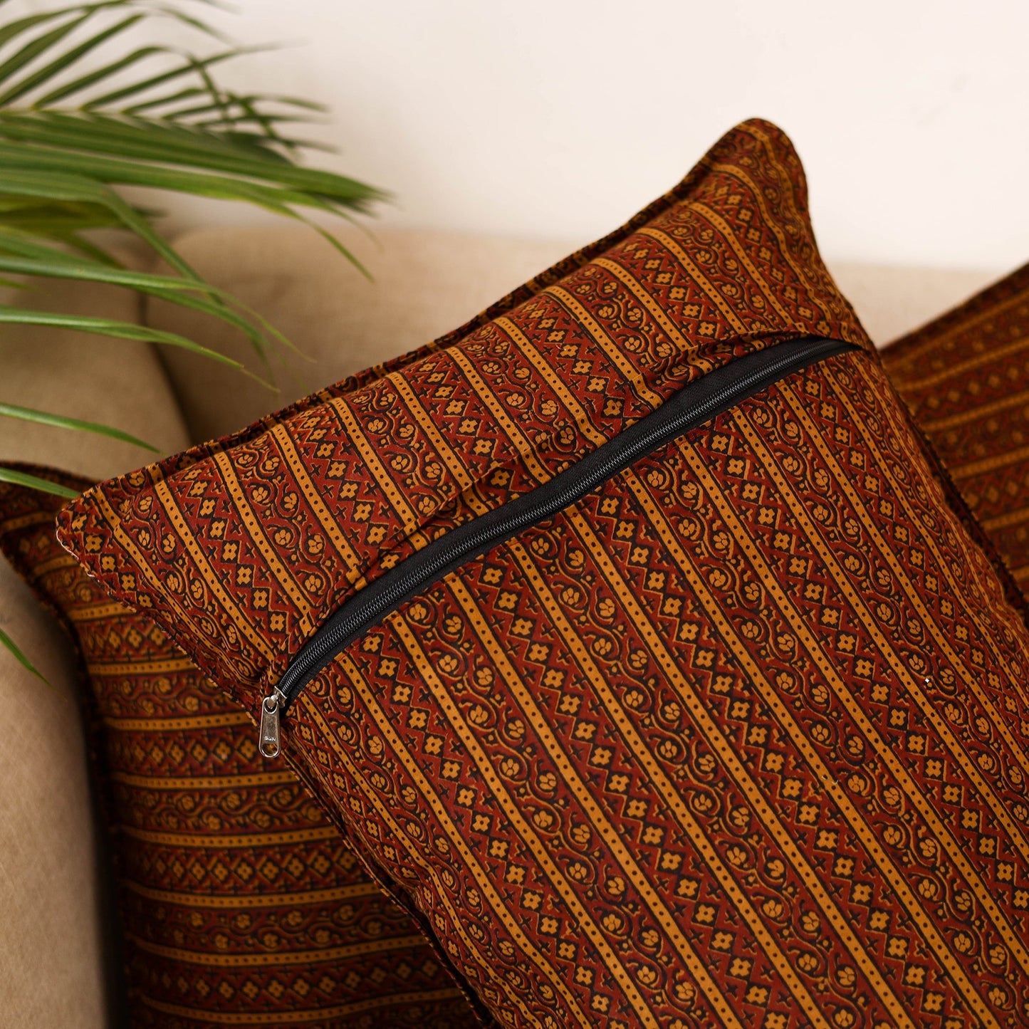 Bagh hand pillow cover (set of 2) 04 - handcrafted
