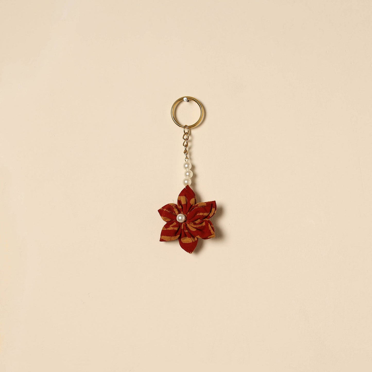 Beaded fabart flower keychain 04 - handcrafted
