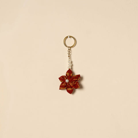 Beaded fabart flower keychain 04 - handcrafted