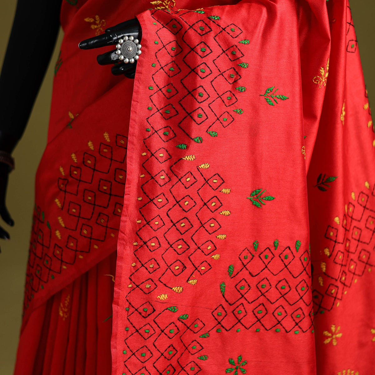 Bengal hand embroidered silk nakshi kantha saree 15