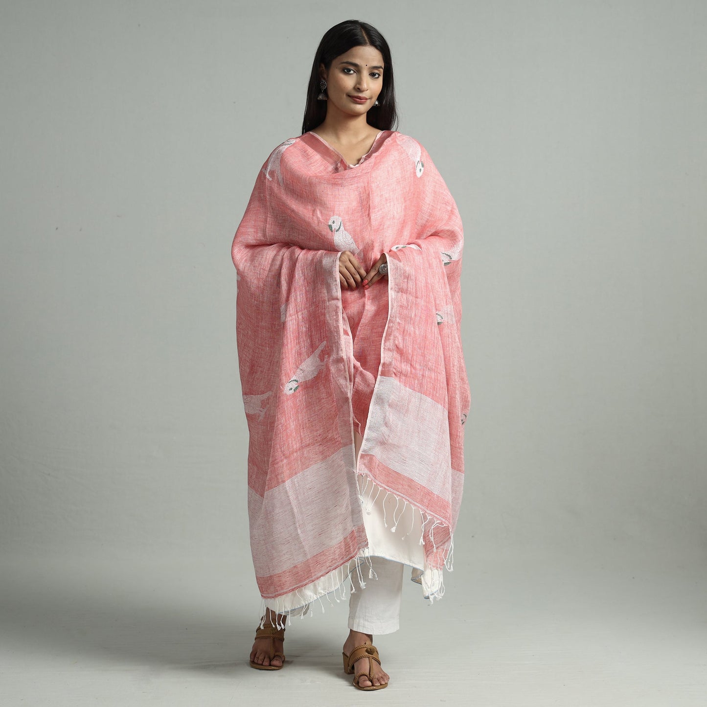 Red - bengal jamdani handloom linen dupatta with tassels 12