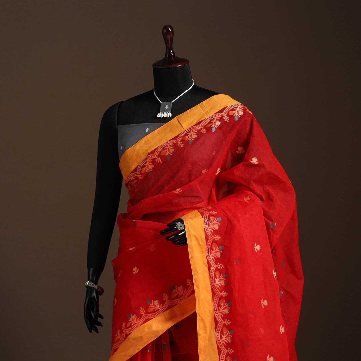 Red Bengali Tant Saree with Matching Jewellery & Blouse