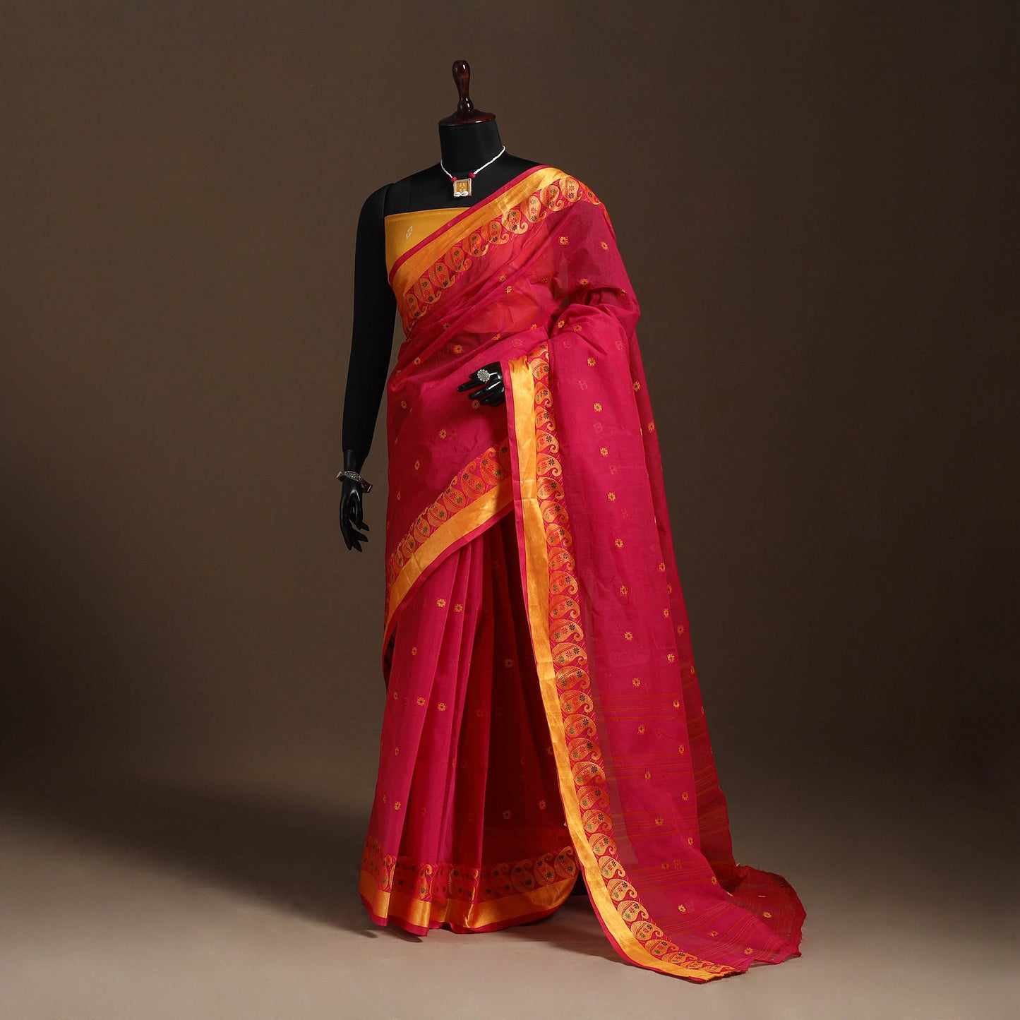 Red Bengali Tant Saree with Matching Jewellery & Blouse