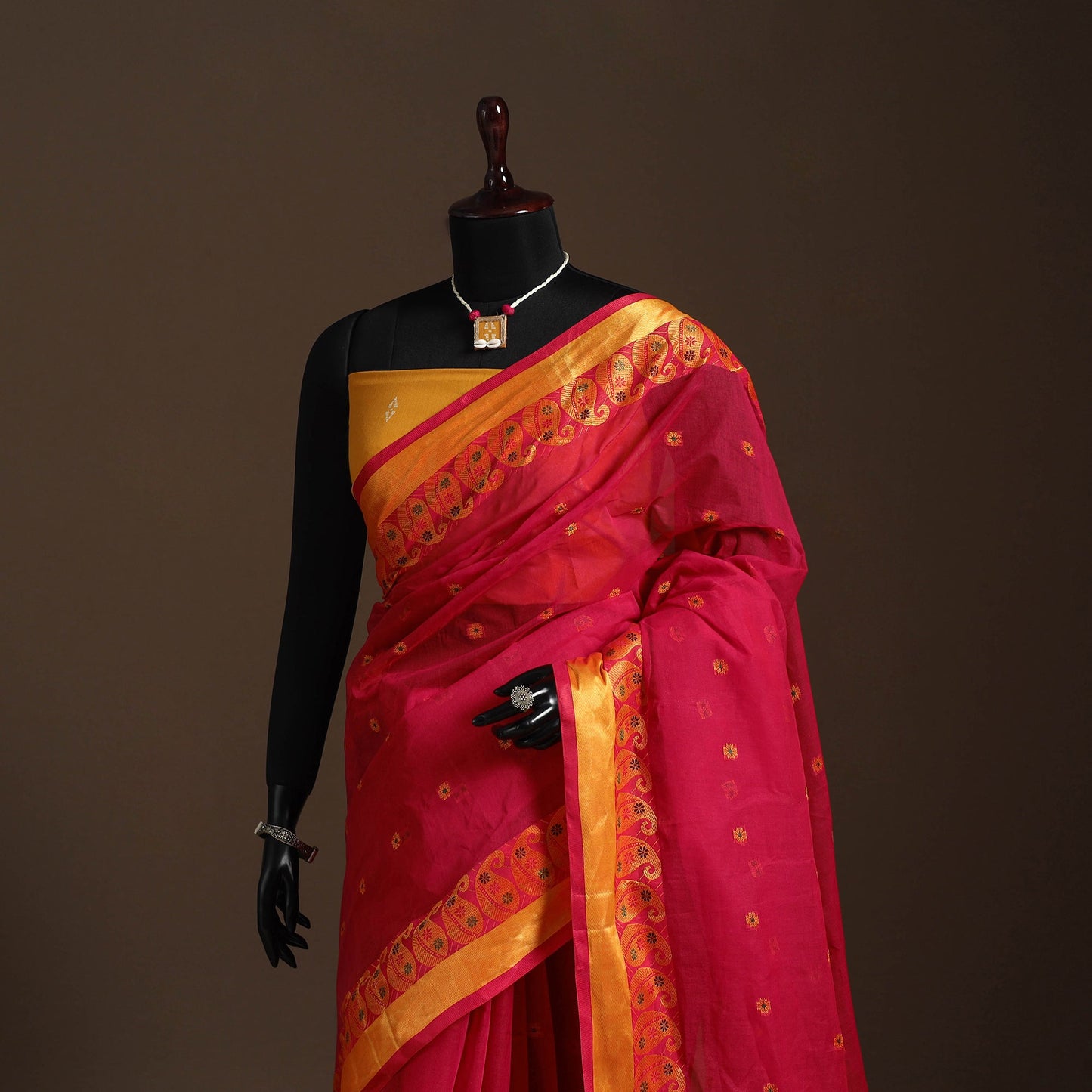 Red Bengali Tant Saree with Matching Jewellery & Blouse