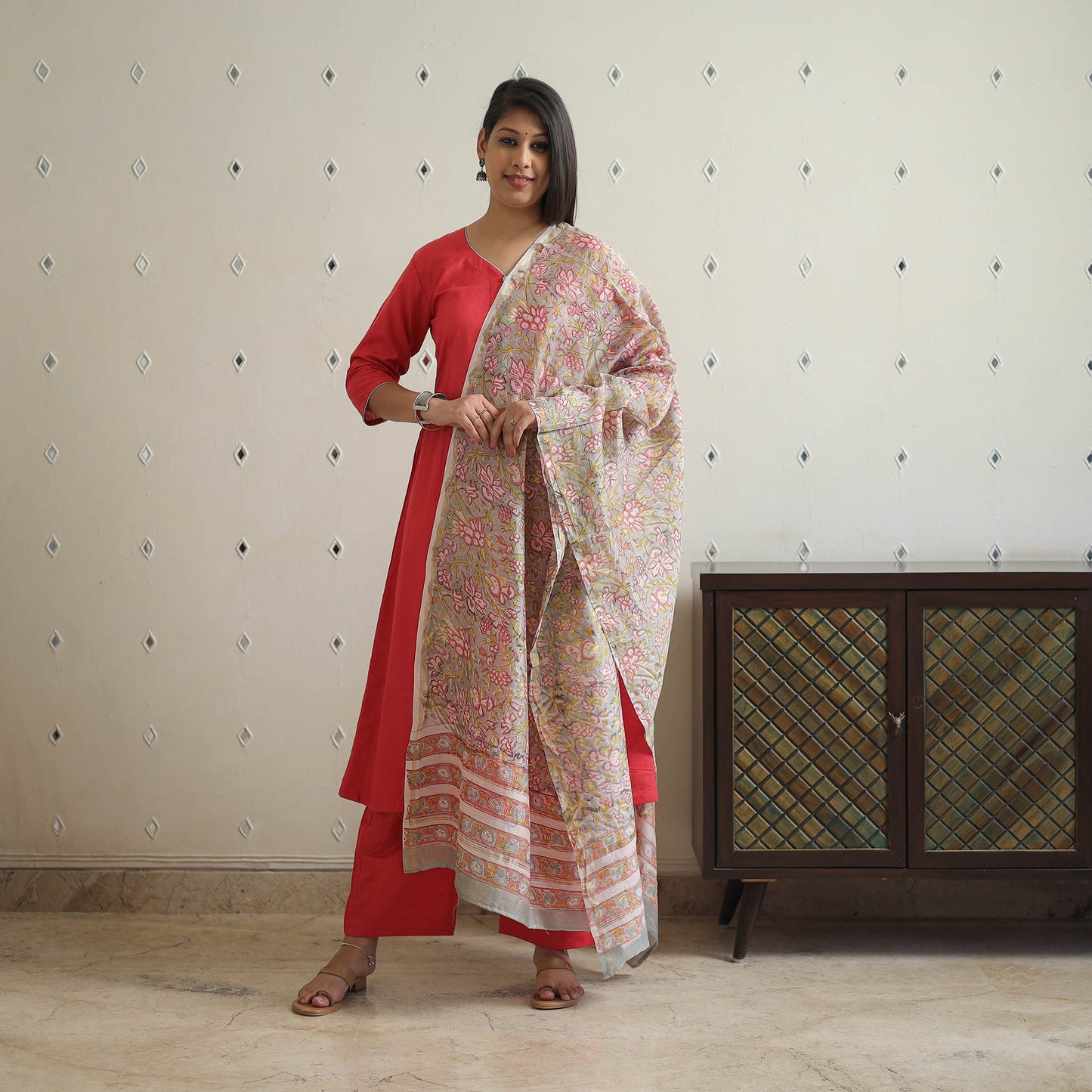  Red Tussar Dupion Silk Handloom Plain Kurta Set 
