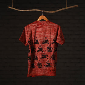 Buy Bindaas Natural Dyed Art Block Print Round Neck T-shirt in Pure Cotton Online at iTokri.com