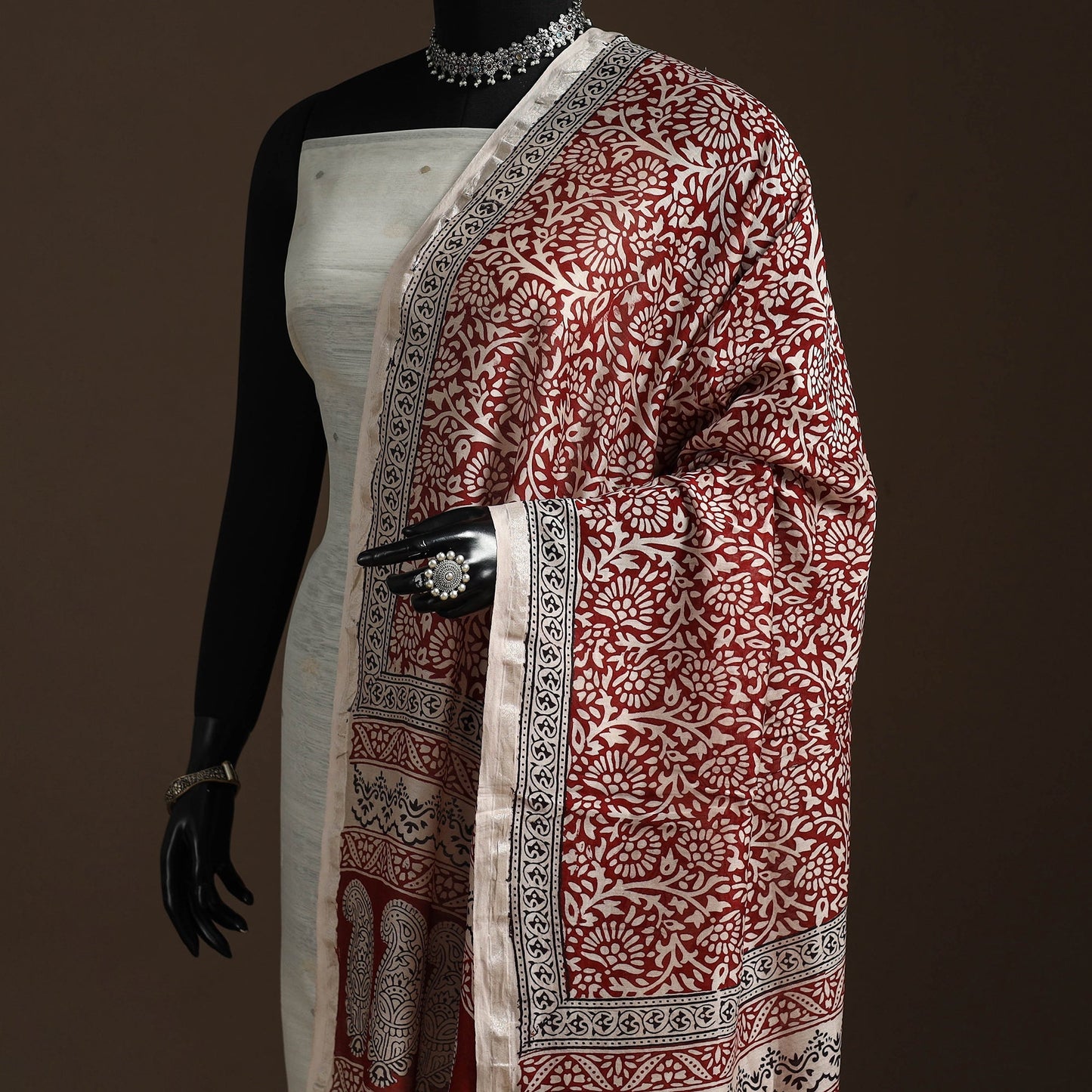 Chanderi silk bagh natural dyed dupatta with zari border 01