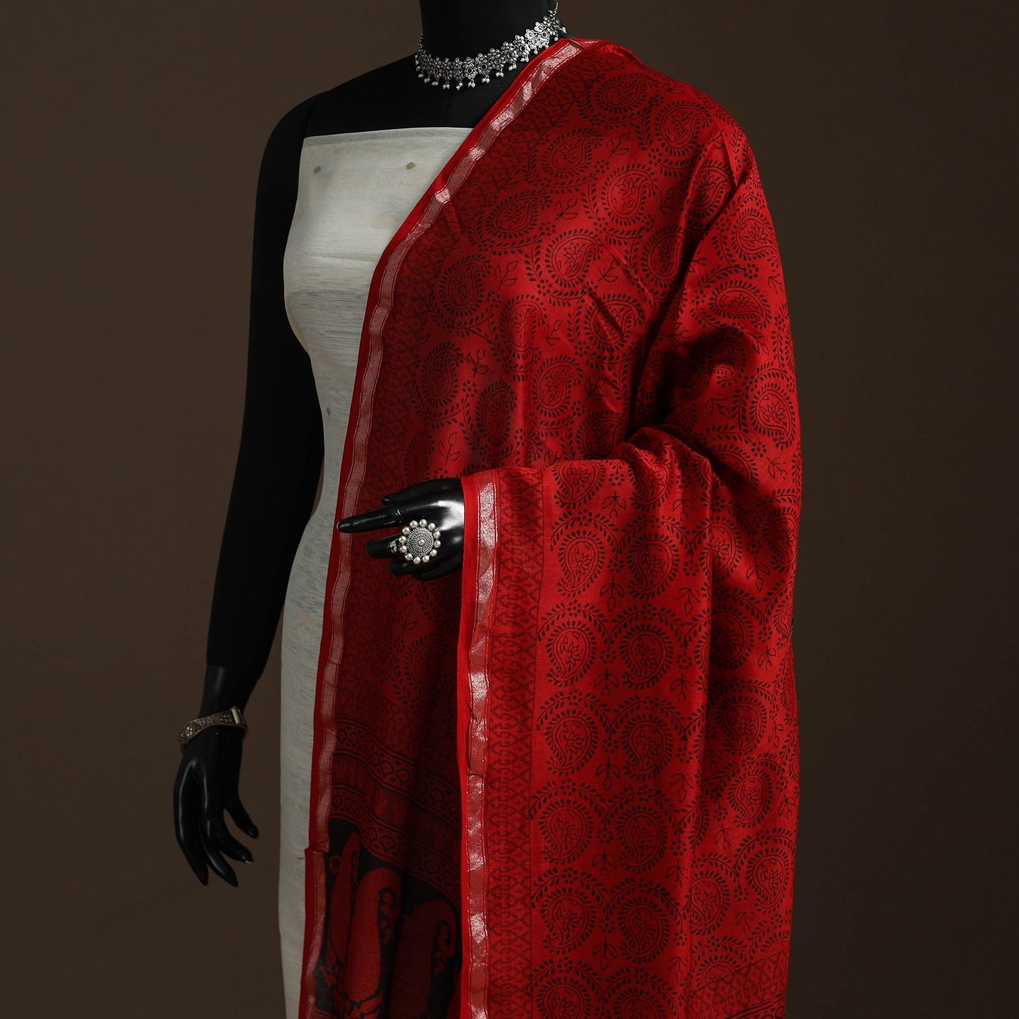 Chanderi silk bagh natural dyed dupatta with zari border 02