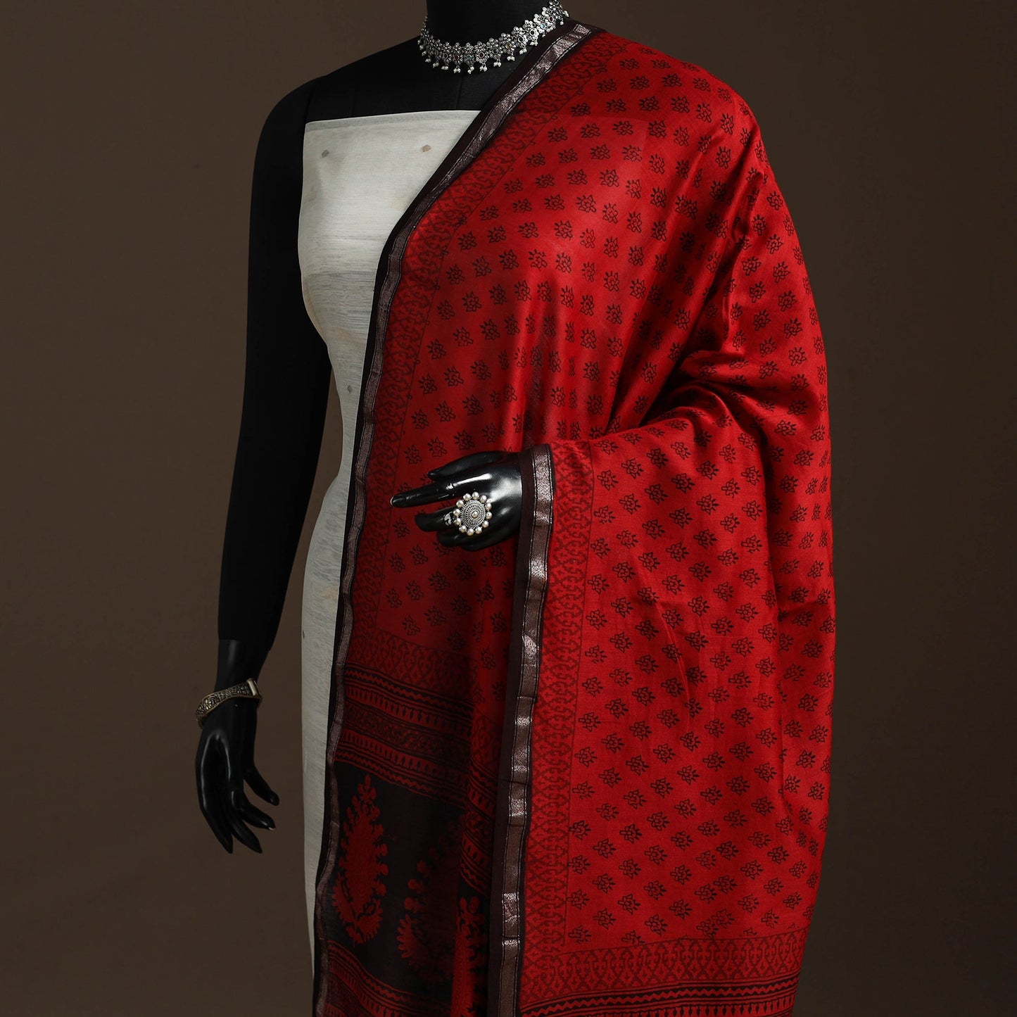 Chanderi silk bagh natural dyed dupatta with zari border 04