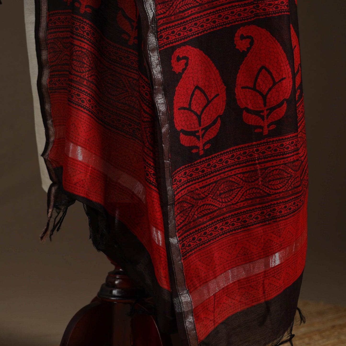 Chanderi silk bagh natural dyed dupatta with zari border 05