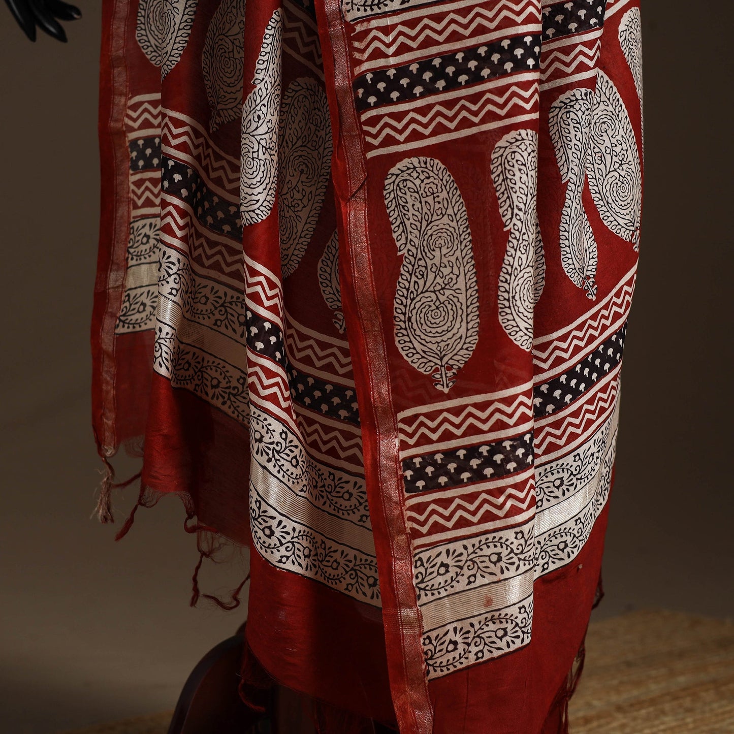 Chanderi silk bagh natural dyed dupatta with zari border 07