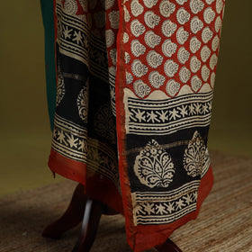 Red - chanderi silk hand bagru dupatta with zari border 22