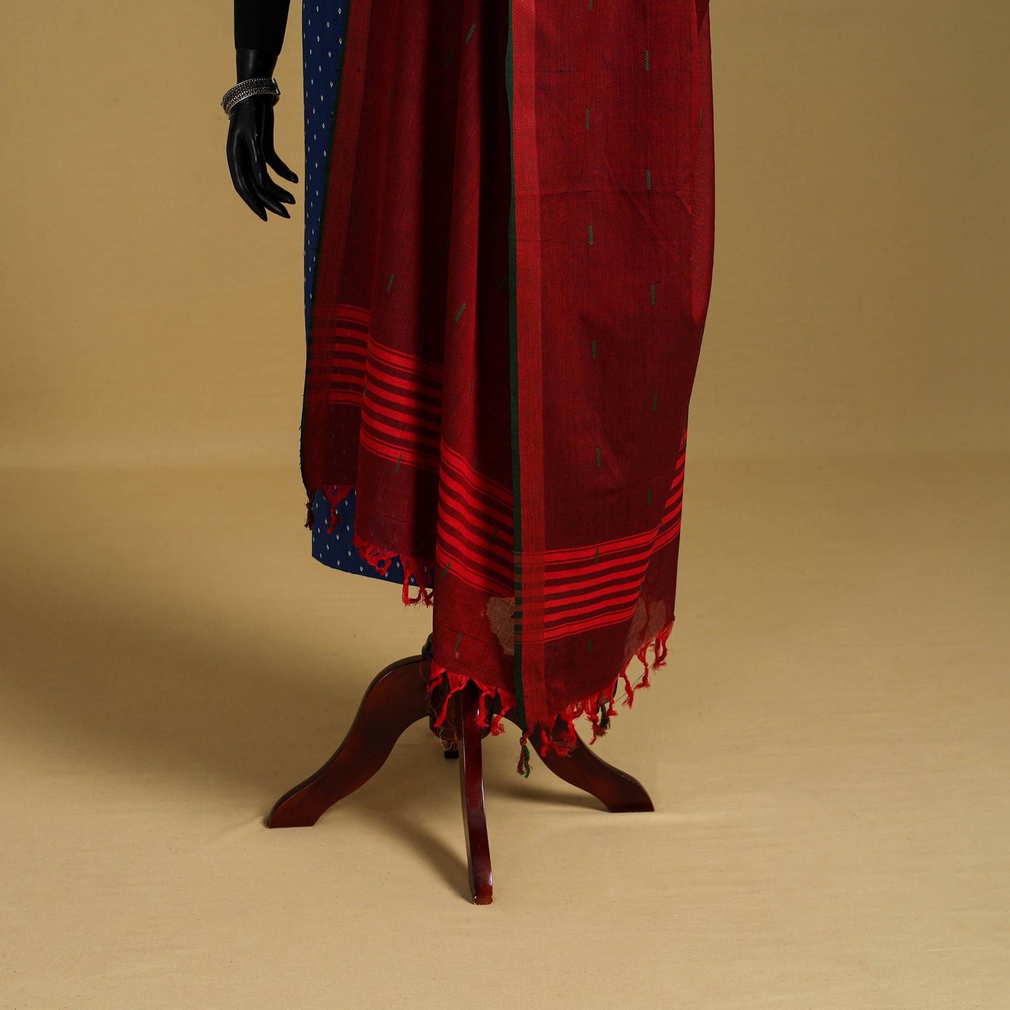 Red - cotton buti jacquard dupatta with thread border 14