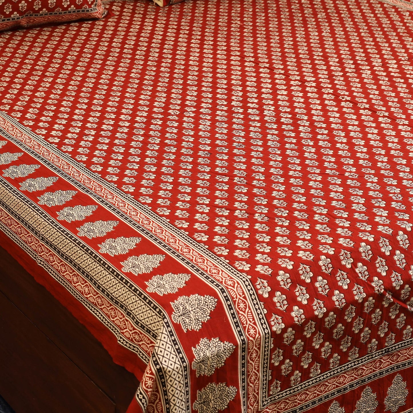 Red - cotton double bagru bed sheet set (108 x 90 in) 19