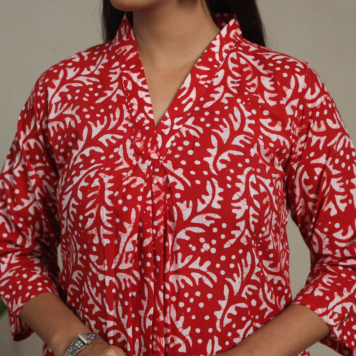 Red Cotton Hand Batik Print Kurta Set (Set of 3)