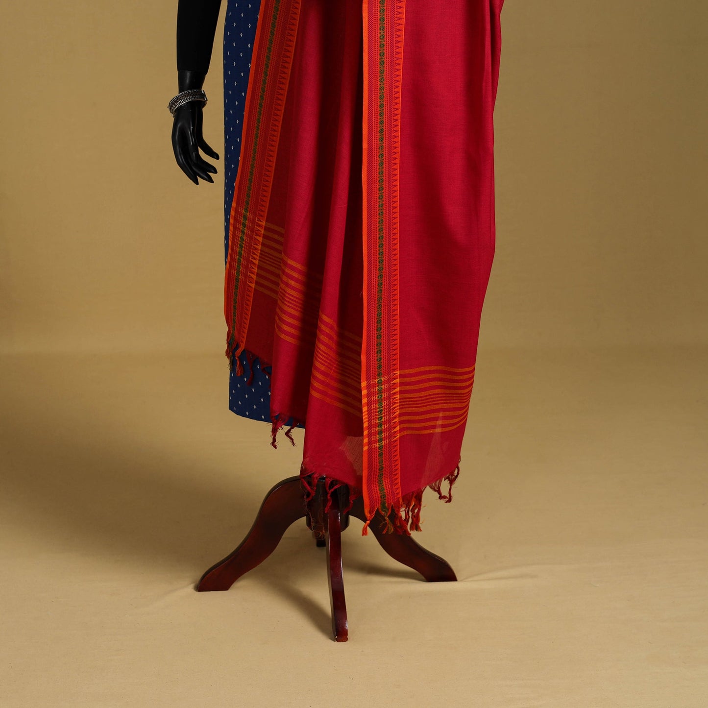 Red - cotton jacquard dupatta with thread border 12