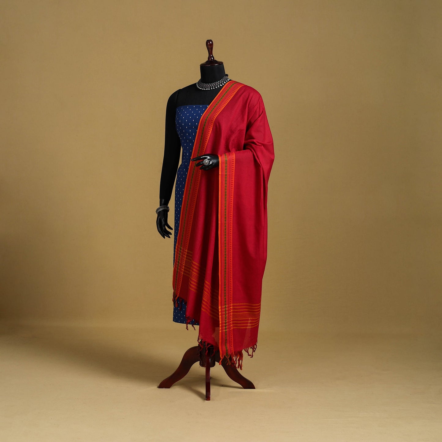 Red - cotton jacquard dupatta with thread border 12