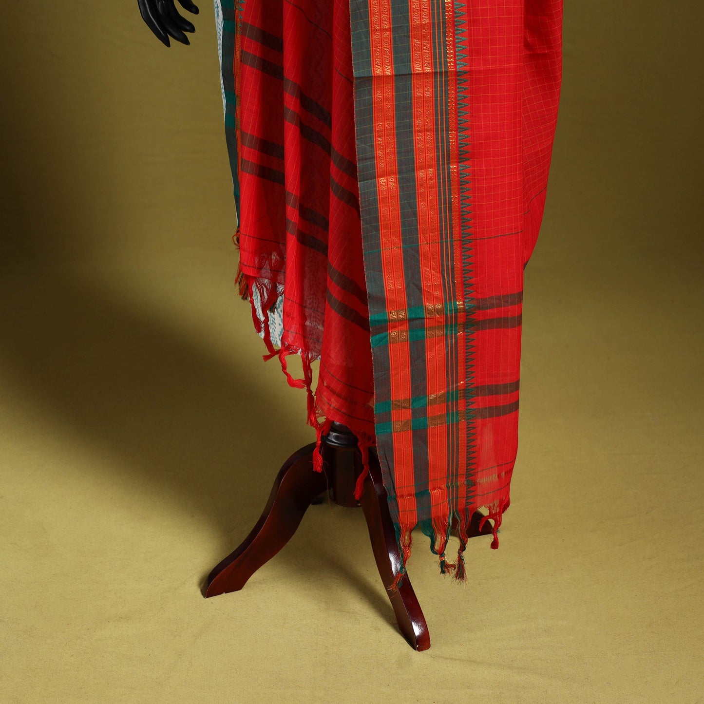 Red - dharwad cotton dupatta with zari border 16