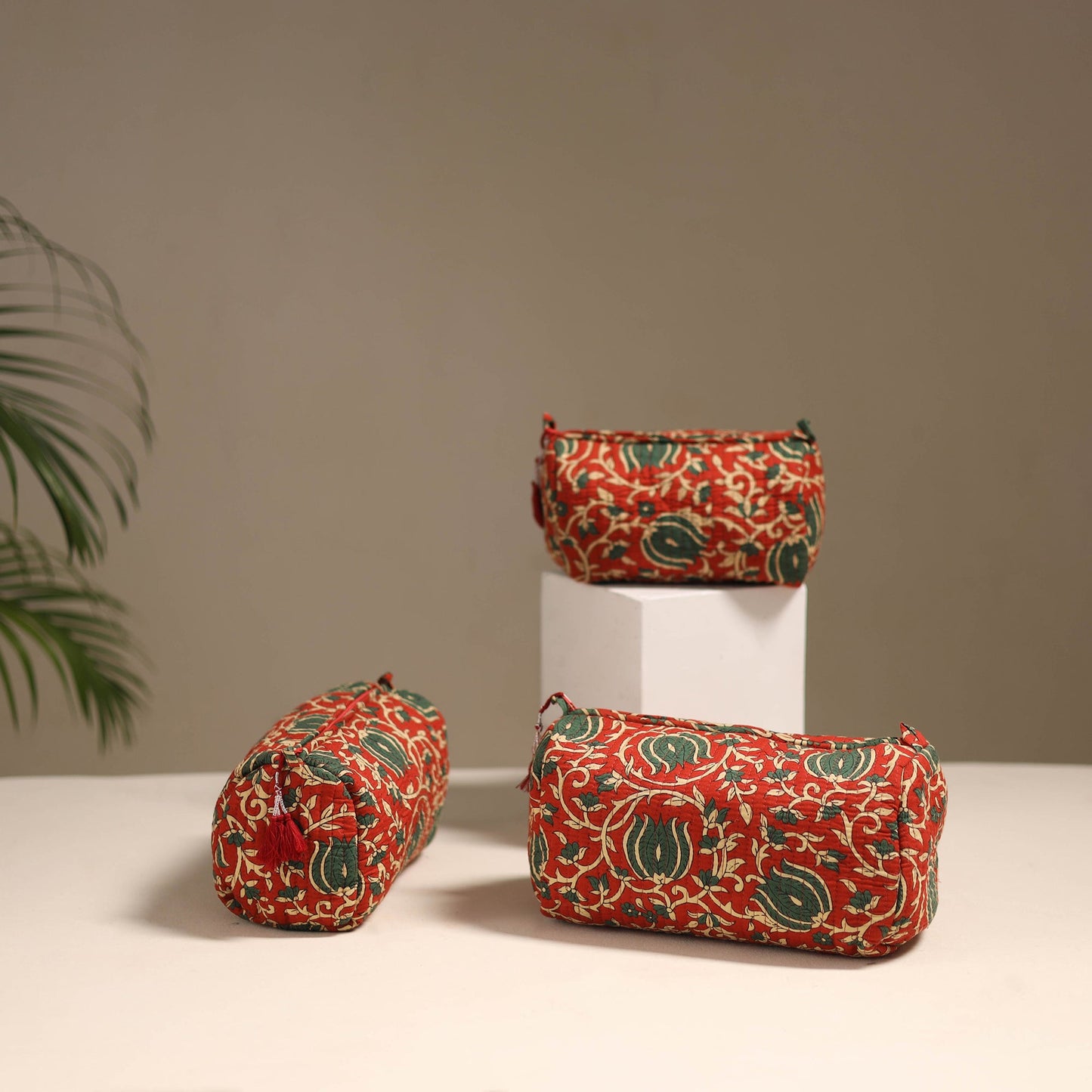 Red - floral hand quilted toiletry bags (set of 3) 17