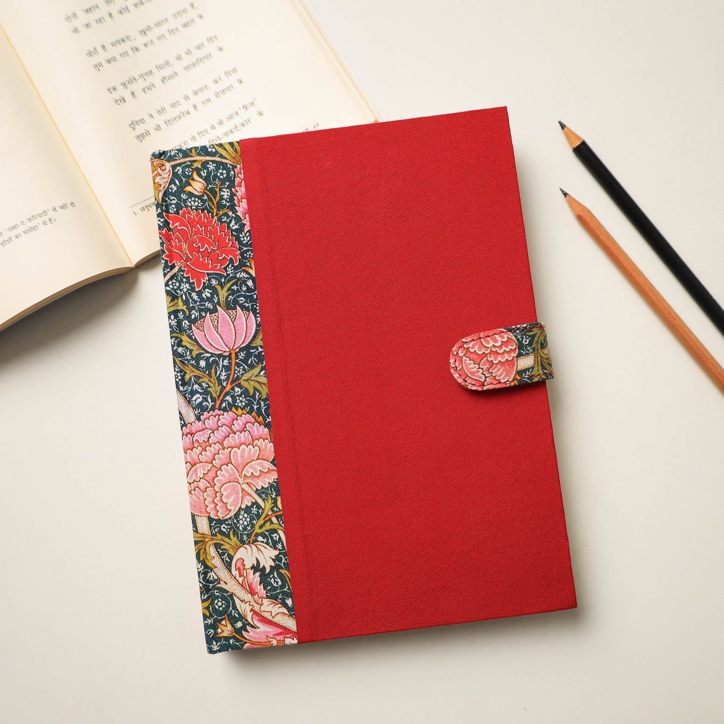  Floral Printed Handmade Magnetic Closure Notebook Online at iTokri.com 