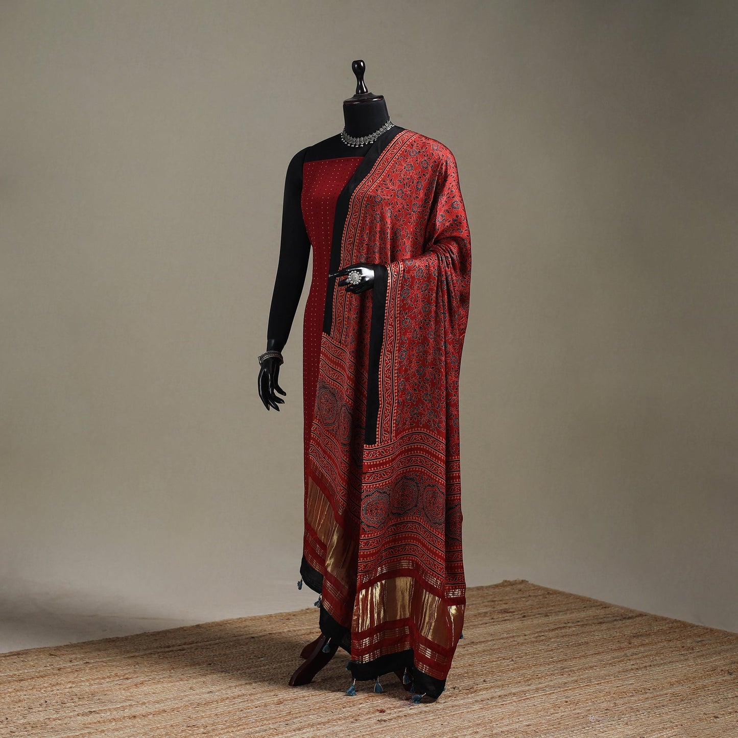 Hand natural dyed modal silk dupatta with lagdi patta 41