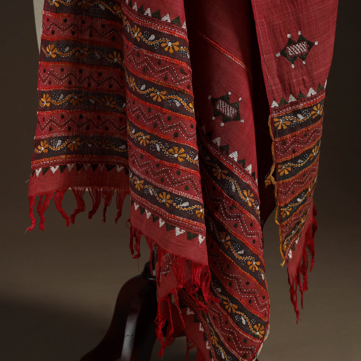 Red Hand Embroidery Khes Handwoven Cotton Kantha Dupatta