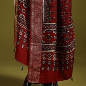 Hand natural dyed dola silk zari border dupatta